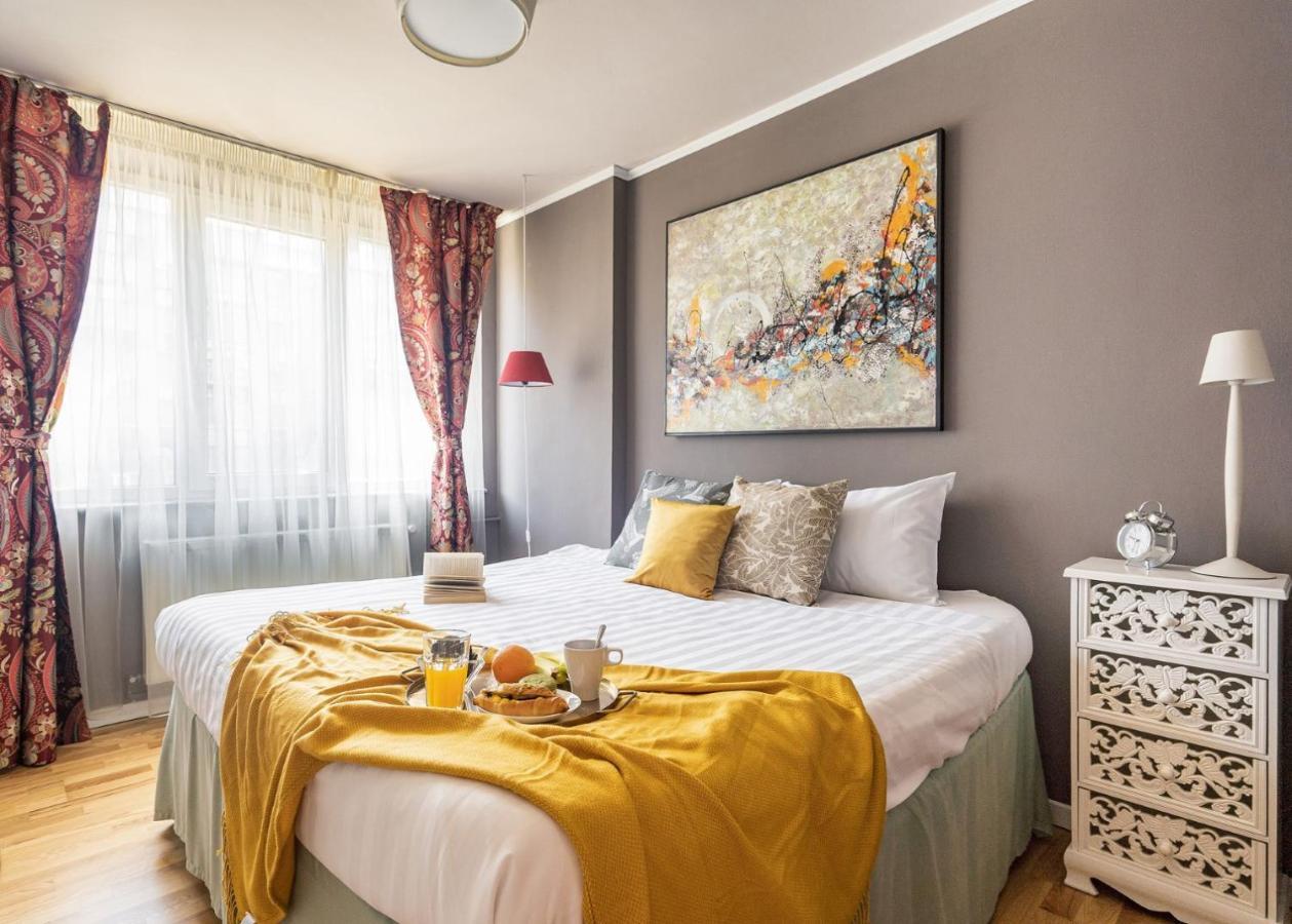 Spacious Downtown Apartment - Old Town Букурещ Екстериор снимка
