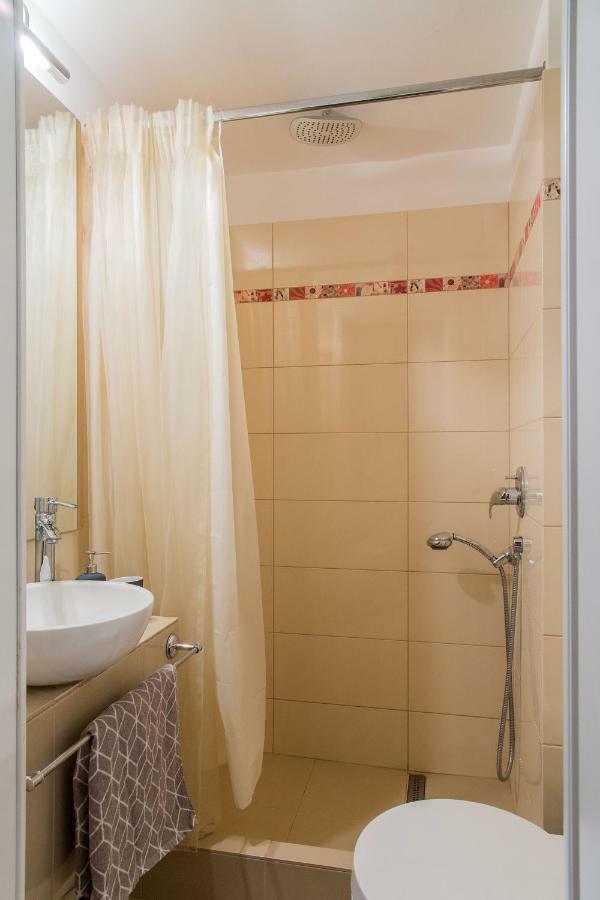 Spacious Downtown Apartment - Old Town Букурещ Екстериор снимка